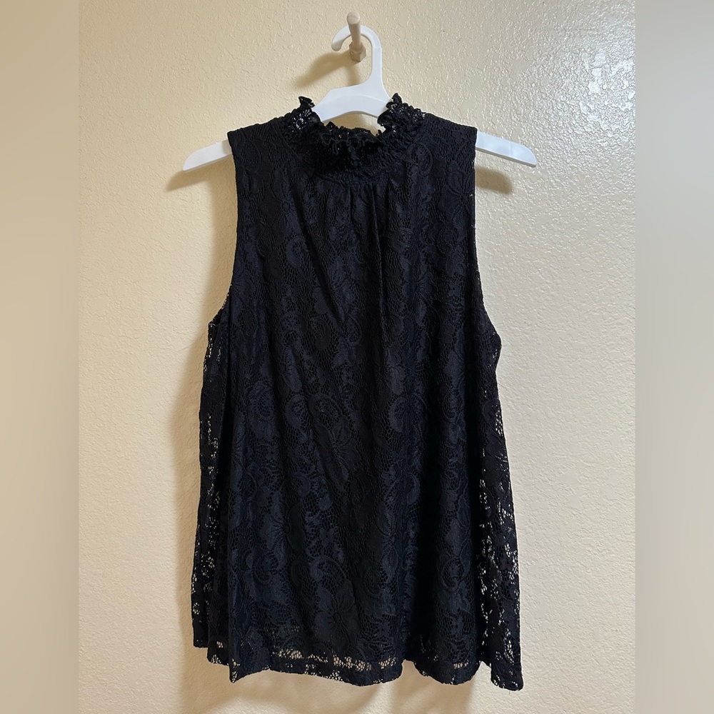 Women’s black lace tank top size large